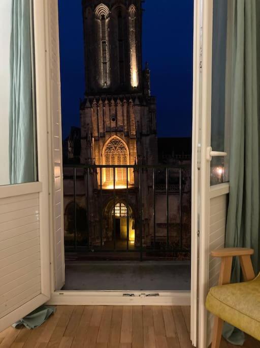 Appart 90M2 Lumineux, Centre, Vue Eglise Penchee 캉 외부 사진