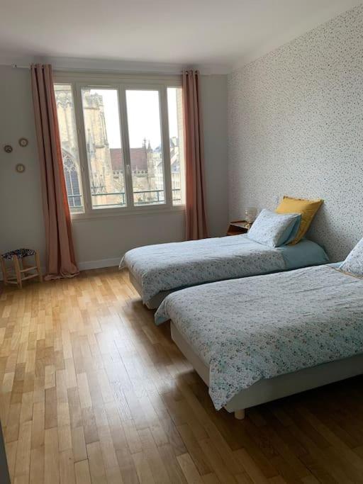 Appart 90M2 Lumineux, Centre, Vue Eglise Penchee 캉 외부 사진