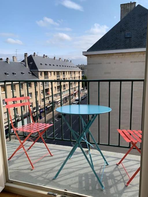Appart 90M2 Lumineux, Centre, Vue Eglise Penchee 캉 외부 사진