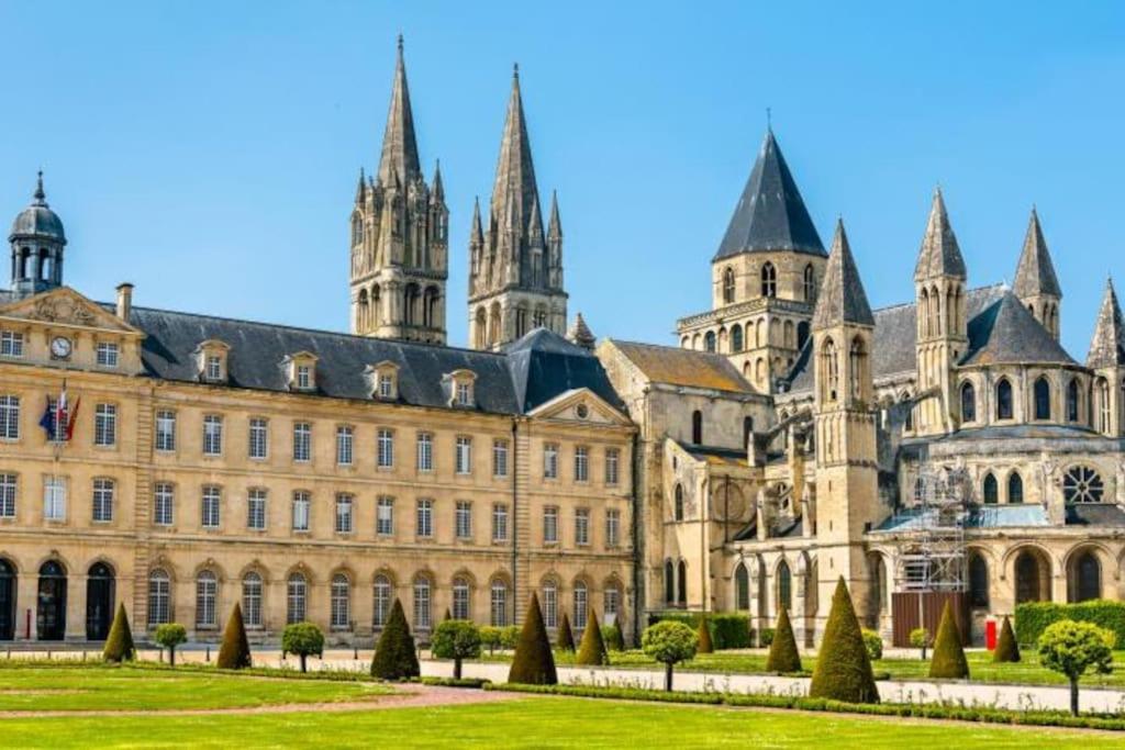Appart 90M2 Lumineux, Centre, Vue Eglise Penchee 캉 외부 사진