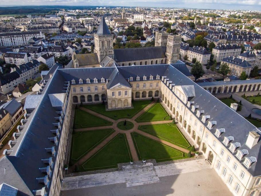 Appart 90M2 Lumineux, Centre, Vue Eglise Penchee 캉 외부 사진